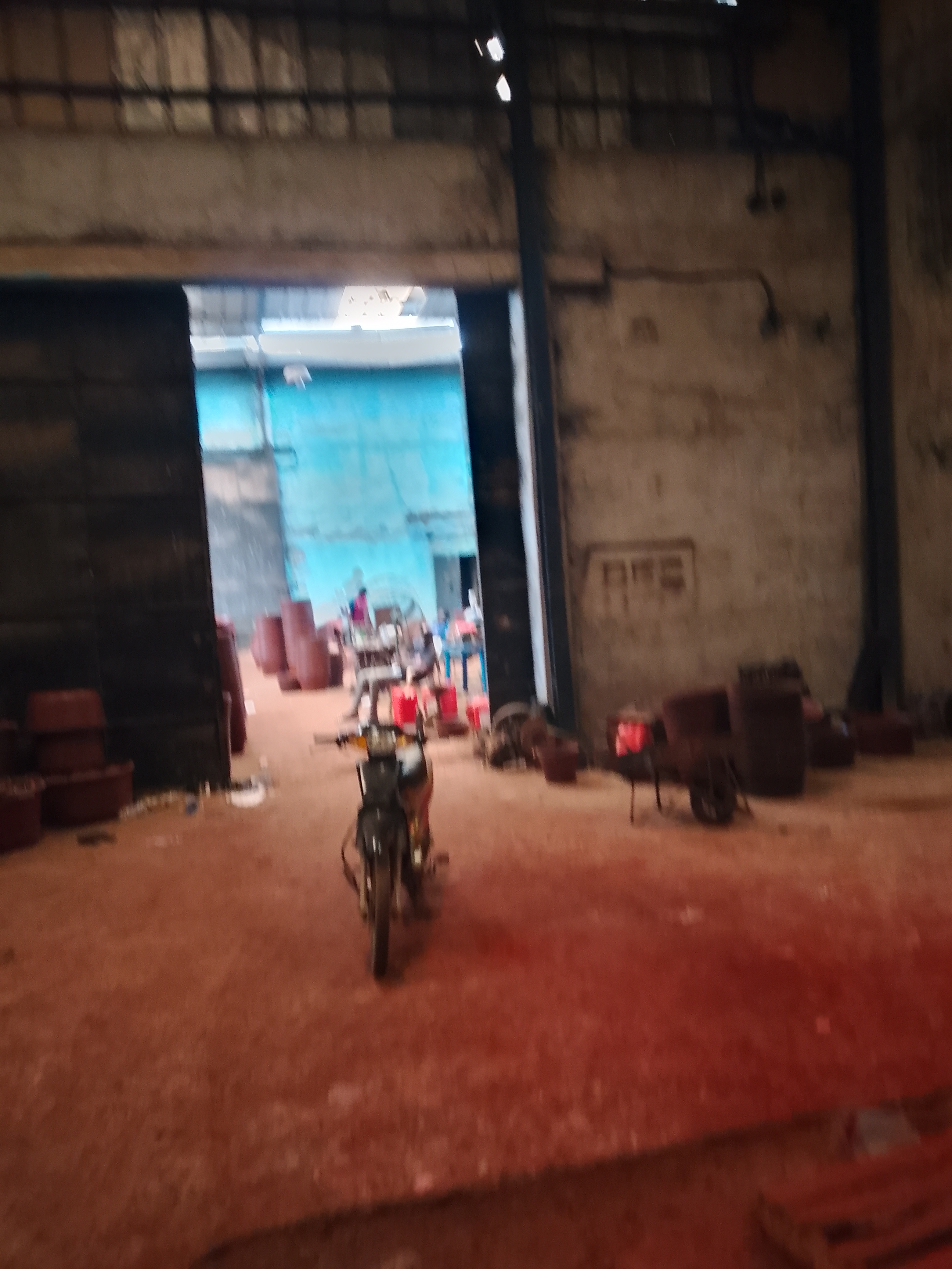 Location entrepot pour transformation à Yopougon- zone industrielle